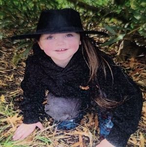 Meet your Posher, Wendy